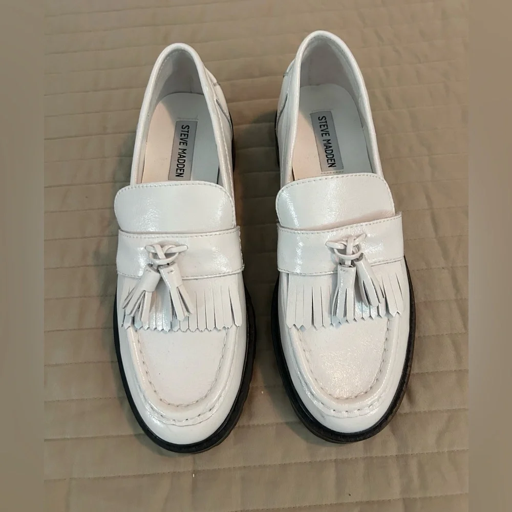 Steve Madden White Leather Upper Loafer Shoes - Picture 1 of 11